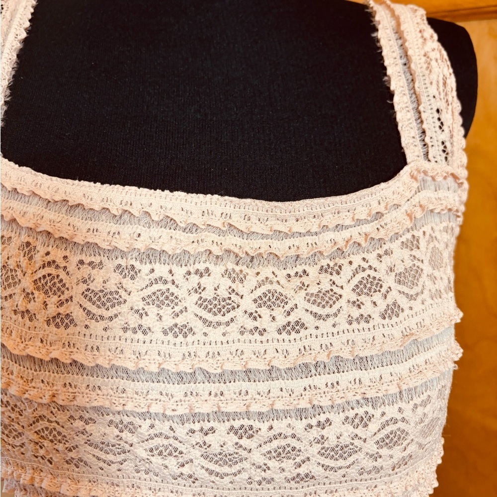 Max Studio Blush Pink Lace Top Size small - Picture 4 of 8